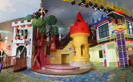 The atrium, with the entertainments stage centre. Photo by Kip Hakes The atrium, with the entertainments stage centre. Photo by Kip Hakes